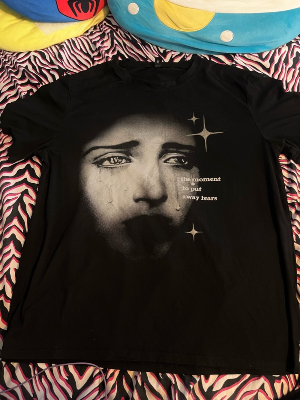ROMWE Black Tee